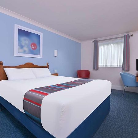 Travelodge Bournemouth Cooper Dean Стая снимка