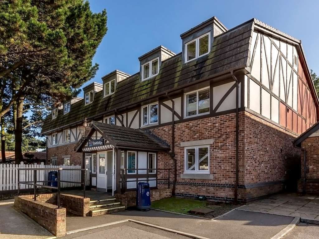Travelodge Bournemouth Cooper Dean Екстериор снимка